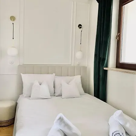 Apartament Elegancki Z Jedną Sypialnią *